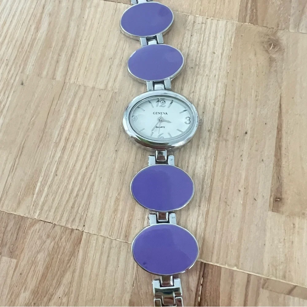 Geneva ladies oval silver tone purple bracelet fashion watch NEW BATTERY